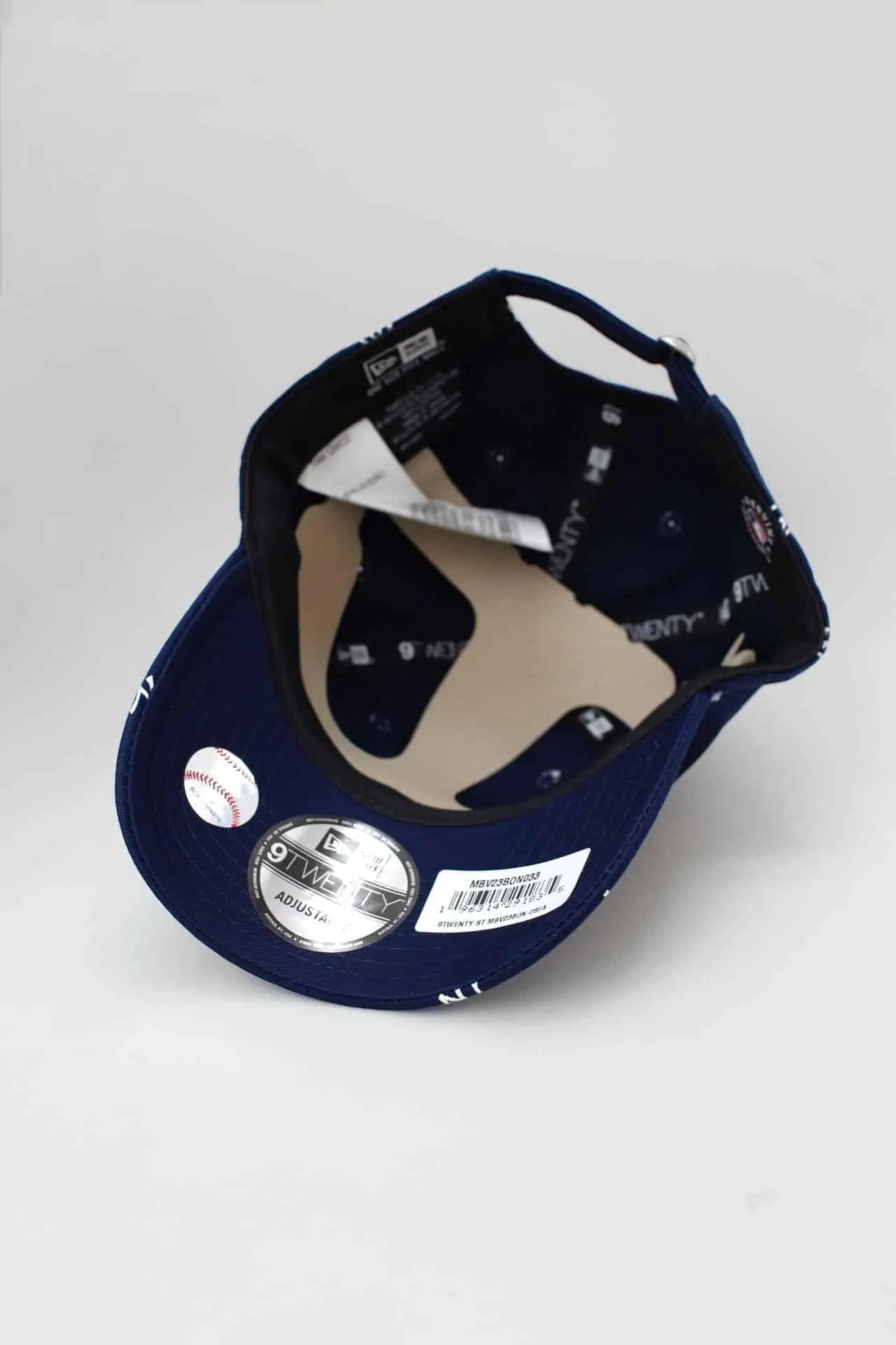 Boné 9Twenty Strapback MLB New York Yankees Core Aba Curva Azul Marinho - Ale Imports