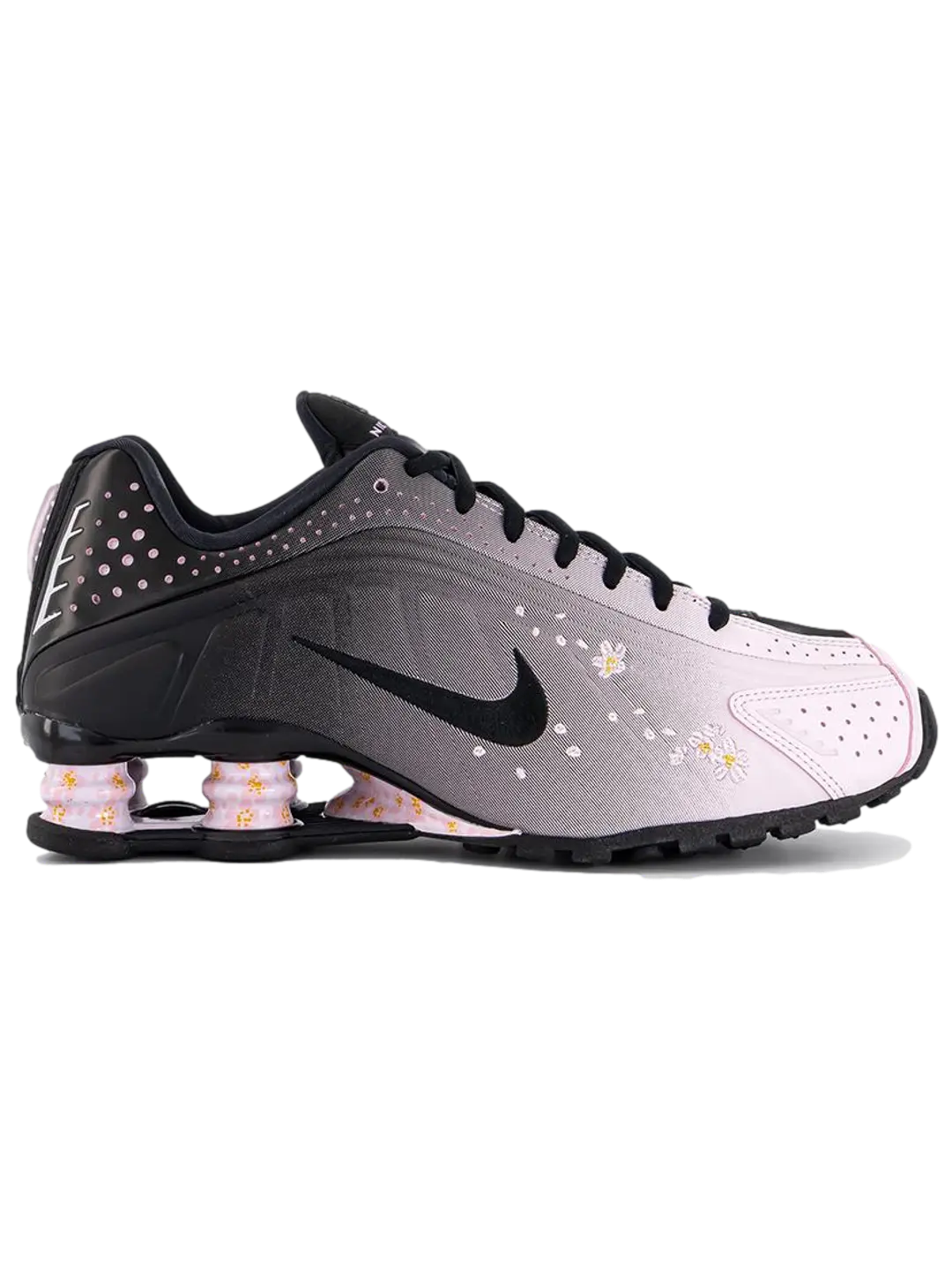 Design floral Nike Shox R4: A beleza do Nike Shox R4 Sakura revelada