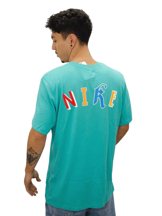 Camiseta Nike Masculina - Verde Água com Estampa Colorida - Ale Imports