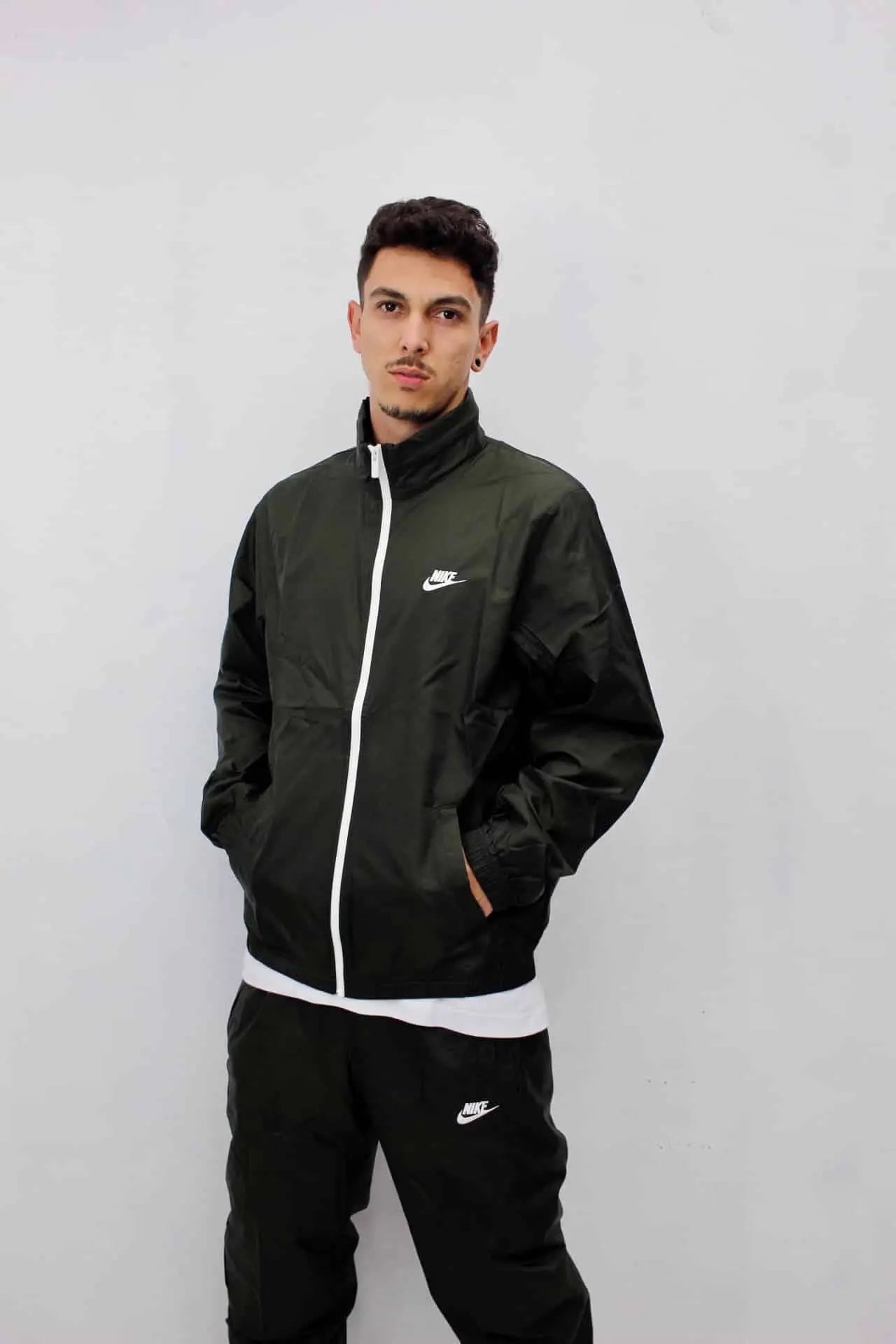 Conjunto Nike Sportswear Club Woven Masculino - Verde - Ale Imports