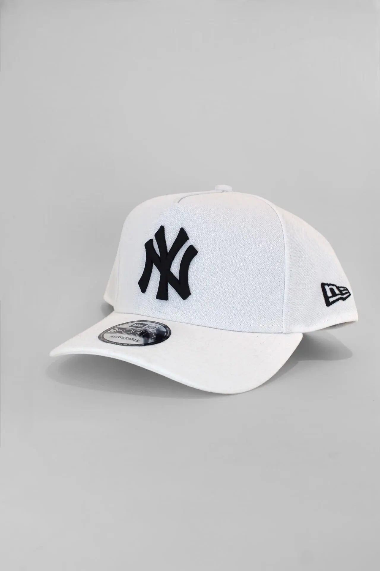 Boné A - Frame Snapback Aba Curva Mlb New York Yankees - Ale Imports