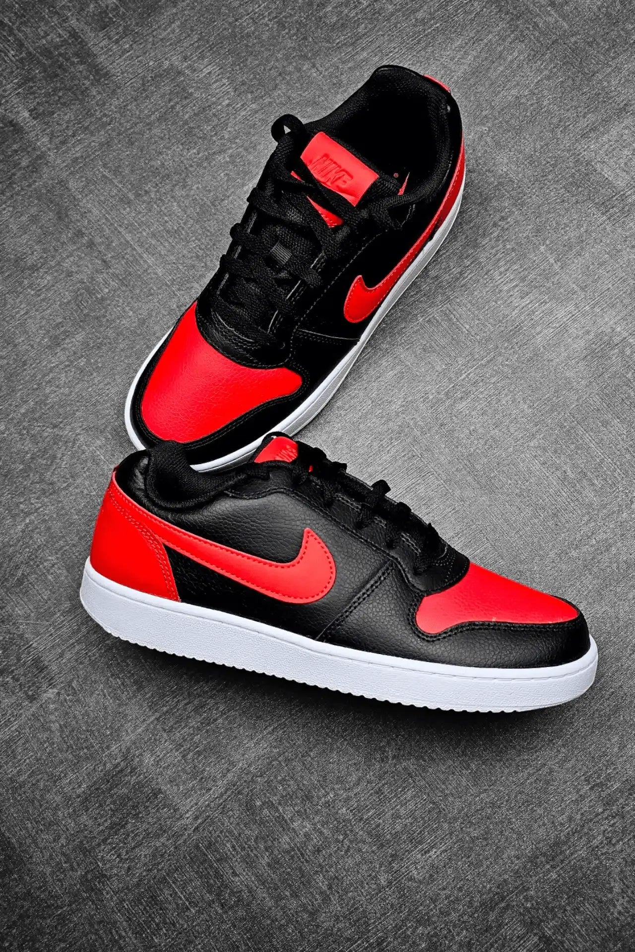 Tênis Nike Ebernon Low - Preto e Vermelho - Ale Imports