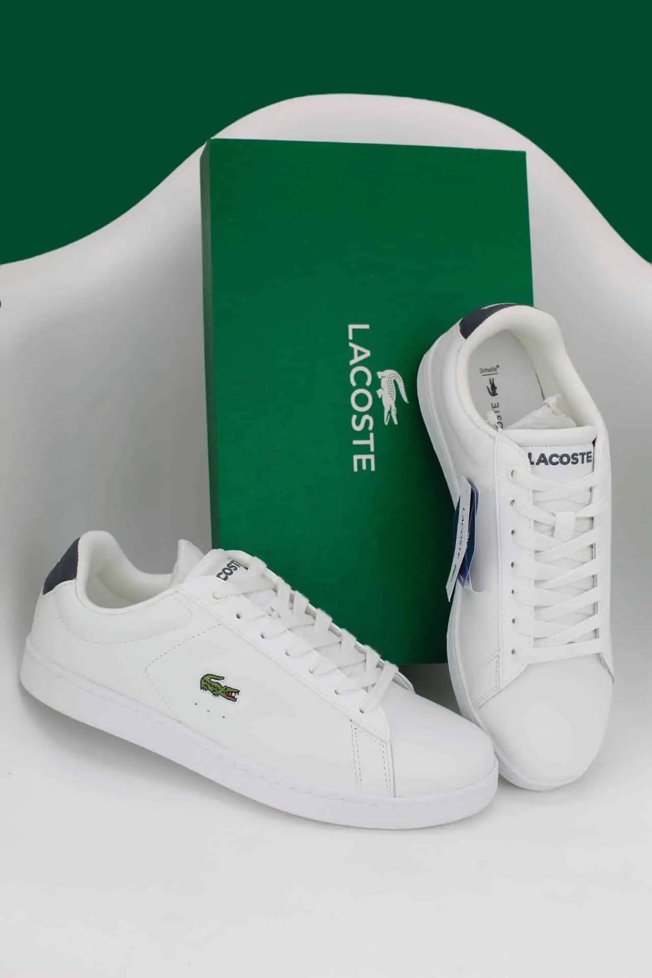 Tênis Lacoste Carnaby Evo: O Estilo e Conforto que Você Precisa - Ale Imports